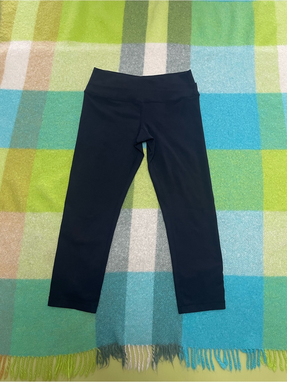 Lululemon double waisted capri leggings #activewear #yoga